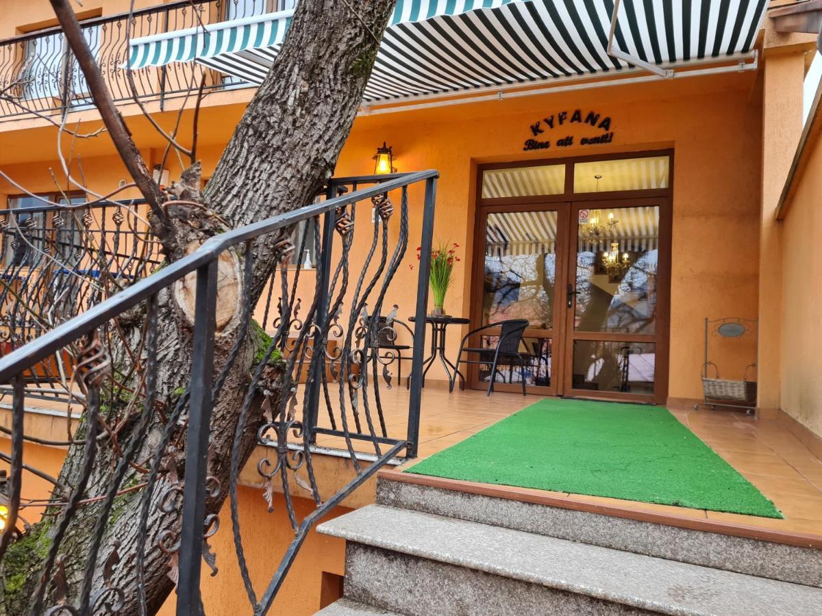 Pensiunea Kyfana Zarnesti Exterior photo